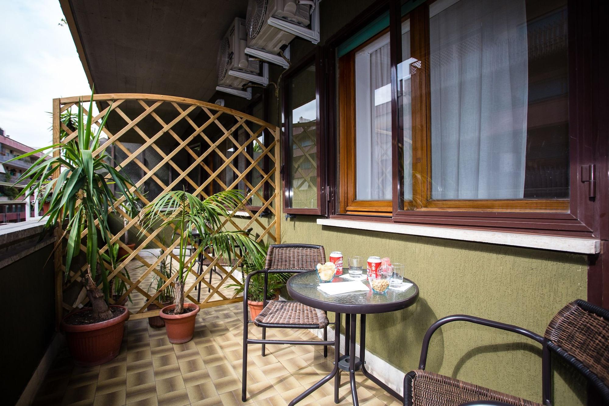 Trastevere'S Friends Rome Exterior photo