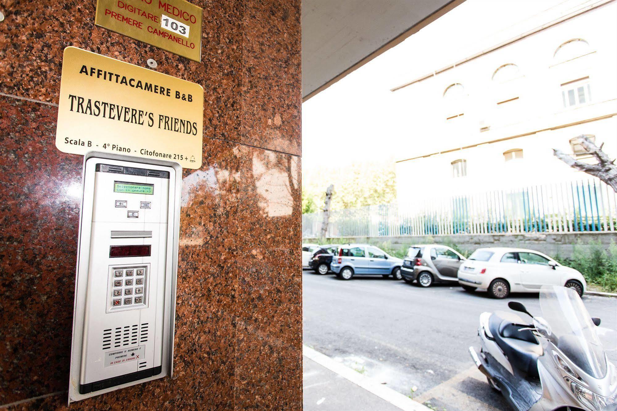 Trastevere'S Friends Rome Exterior photo